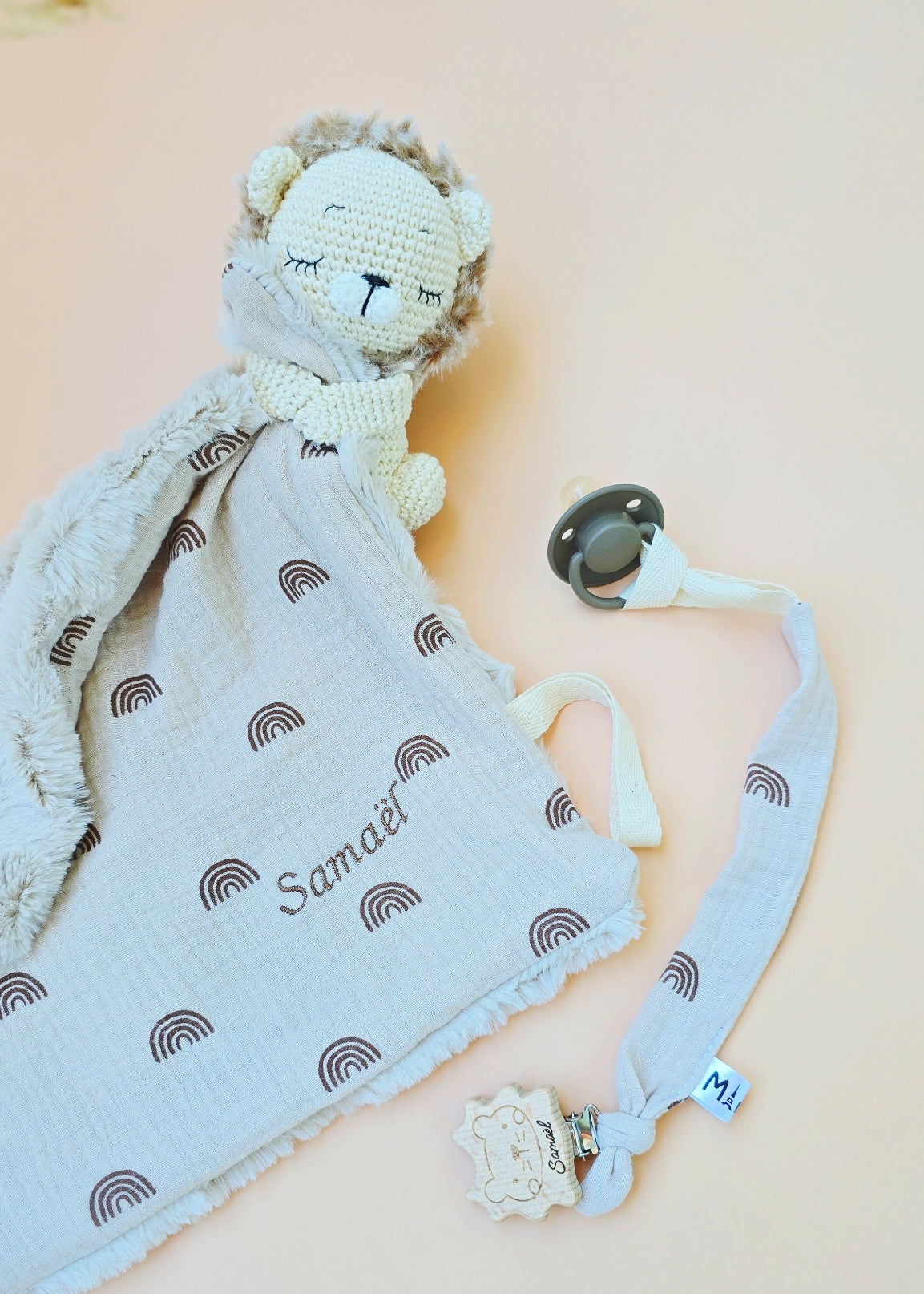Coffret Naissance Lion, Doudou et Attache tétine Lion Personnalisé