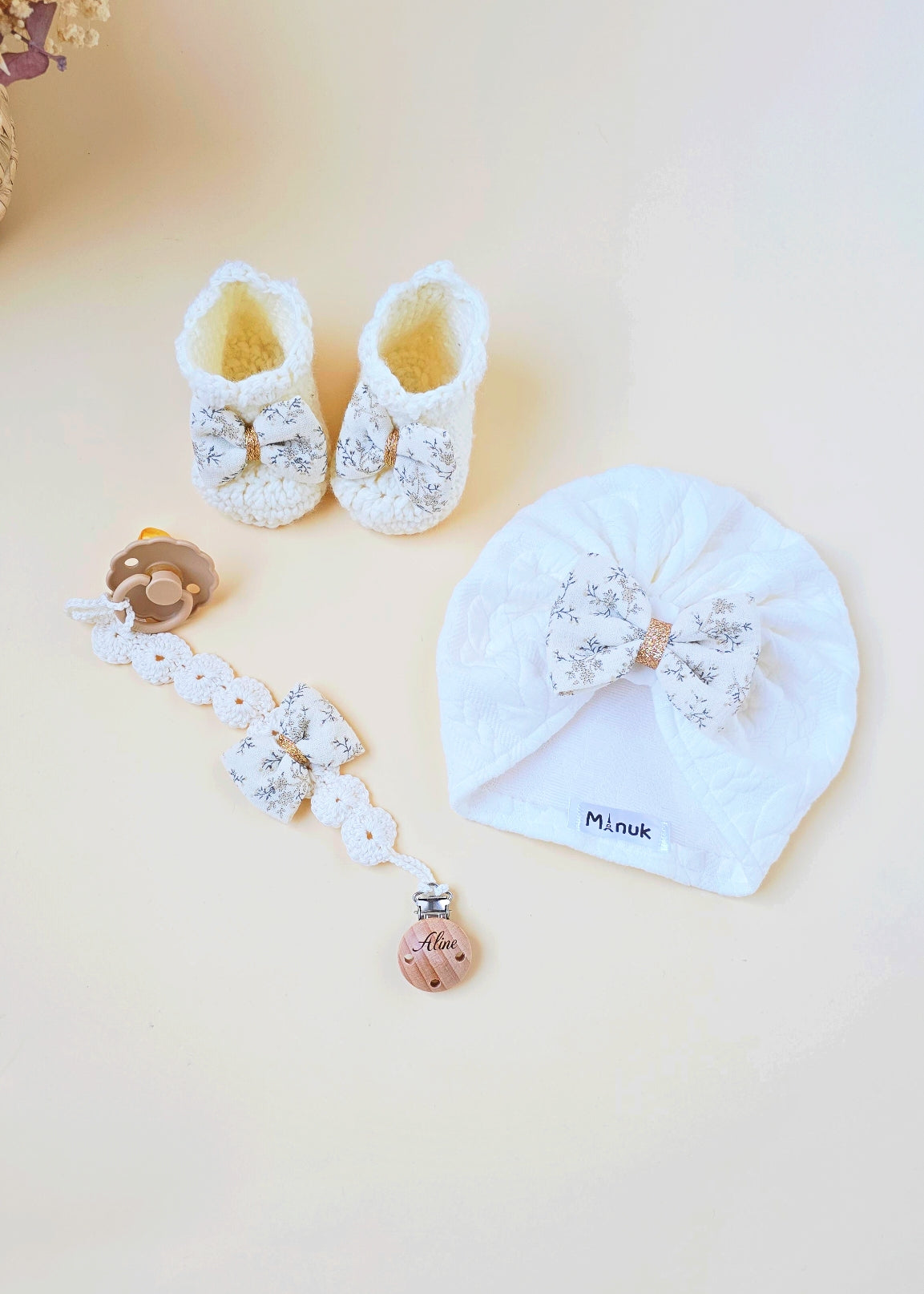 Coffret Naissance personnalisé Turban Chaussons Attache tétine Personnalisée