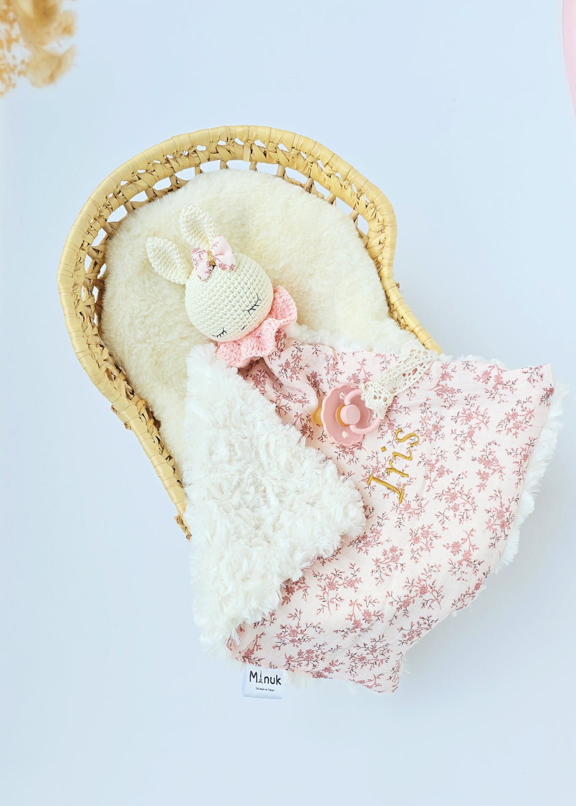 Conejito de peluche personalizado con flores