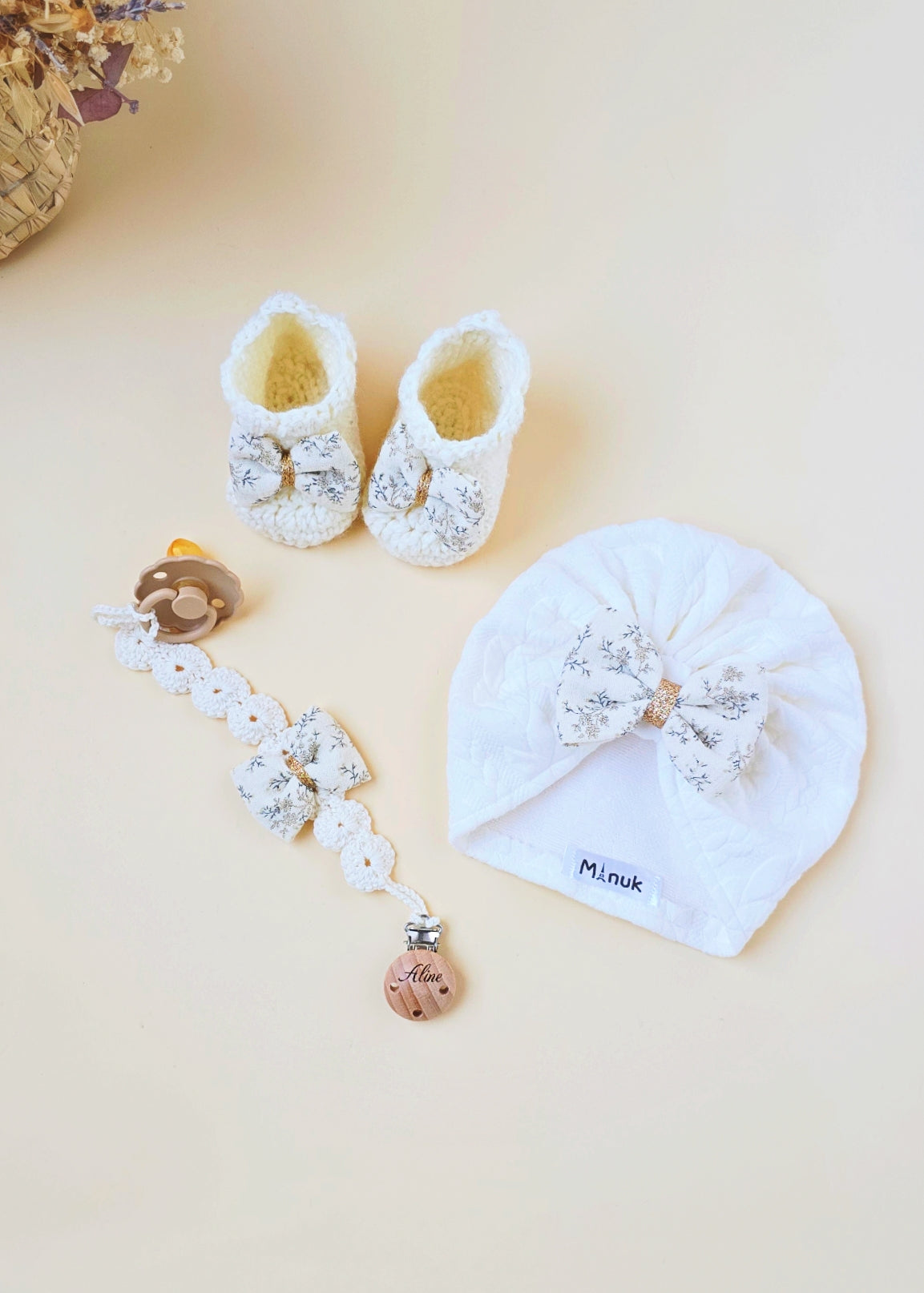 Coffret Naissance personnalisé Turban Chaussons Attache tétine Personnalisée