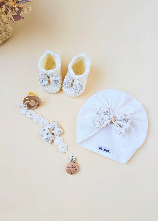Coffret Naissance personnalisé Turban Chaussons Attache tétine Personnalisée