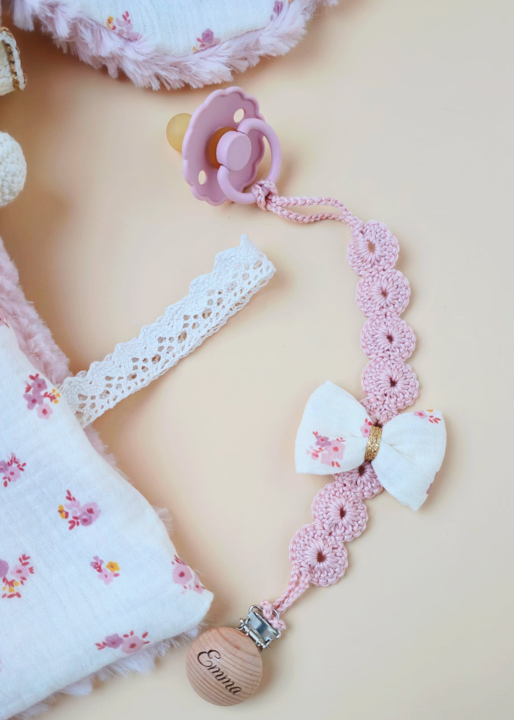 Coffret Naissance Doudou Lapin Longues oreilles Attache tétine Personnalisé