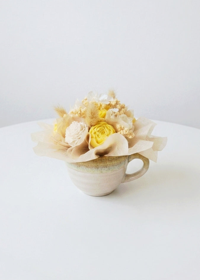 Bouquet Fondants Parfumé dans un Mug en Grès, Cadeau Anniversaire, Parfum de Grasse, Cire de Soja, Coloris et parfums disponibles