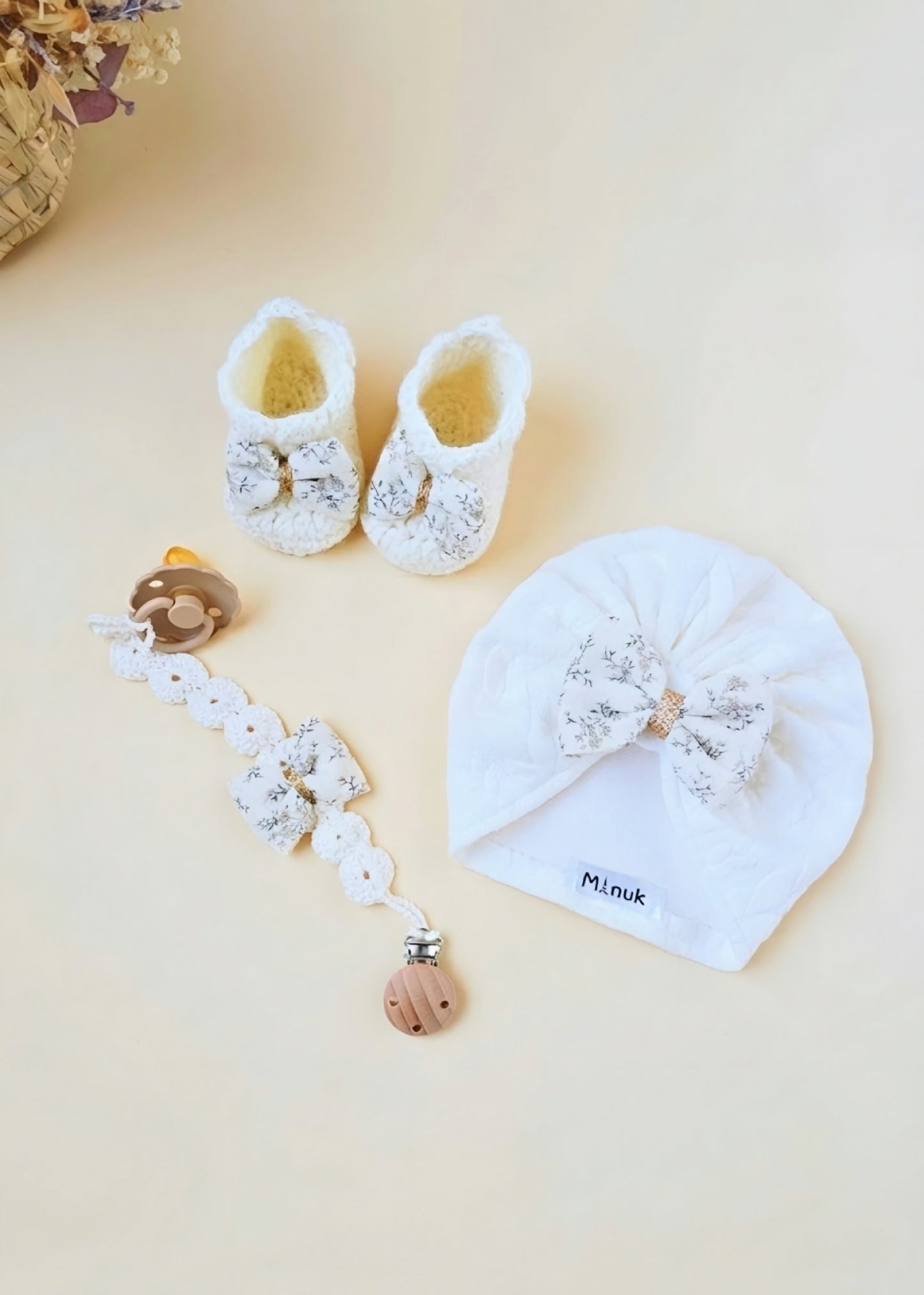 Coffret Naissance personnalisé Turban Chaussons Attache tétine Personnalisée