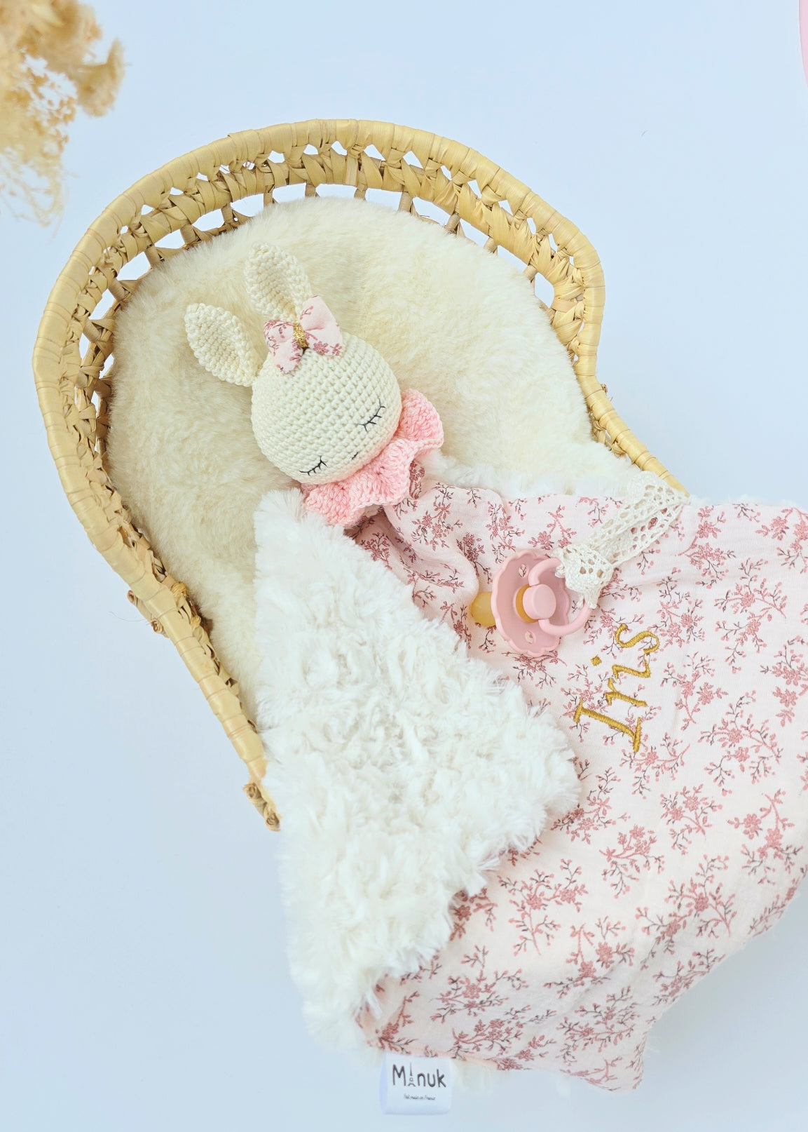 Conejito de peluche personalizado con flores 