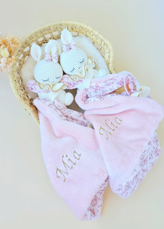 Doudou lapin fleuri personnalisé, coloris pêche